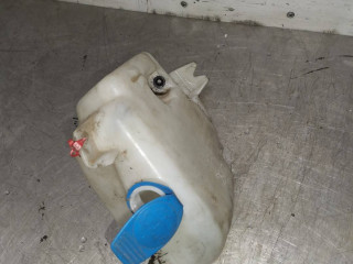 бачок омывателя Volkswagen Golf 3 поколение 1996, 1.4 л., AEX, бензин, МКПП, красный, хетчбэк 5 дв.