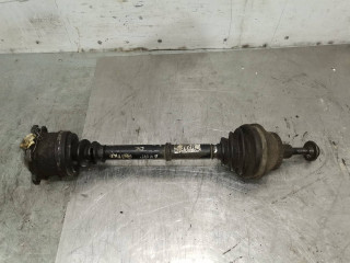 полуось передняя правая (приводной вал, ШРУС) Audi A8 D2/4D [рестайлинг] 2000, 3.3 л., дизель, АКПП, седан