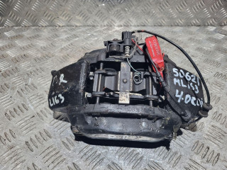 суппорт передний правый Mercedes-Benz M-Класс W163 2001, 4.0 л., дизель, АКПП, черный, внедорожник 5 дв.