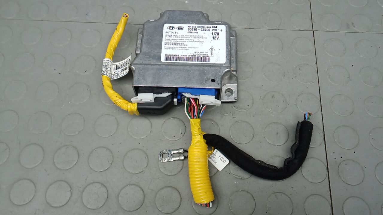 блок AirBag Kia Sorento 3 поколение 2015, 2.2 л., дизель, 95910C5700 - фото №1