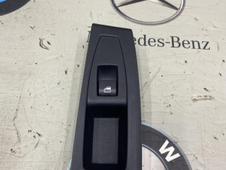 кнопка стеклоподъемника BMW 2 серия Active Tourer F45 2015, 2.0 л., бензин, 9208107