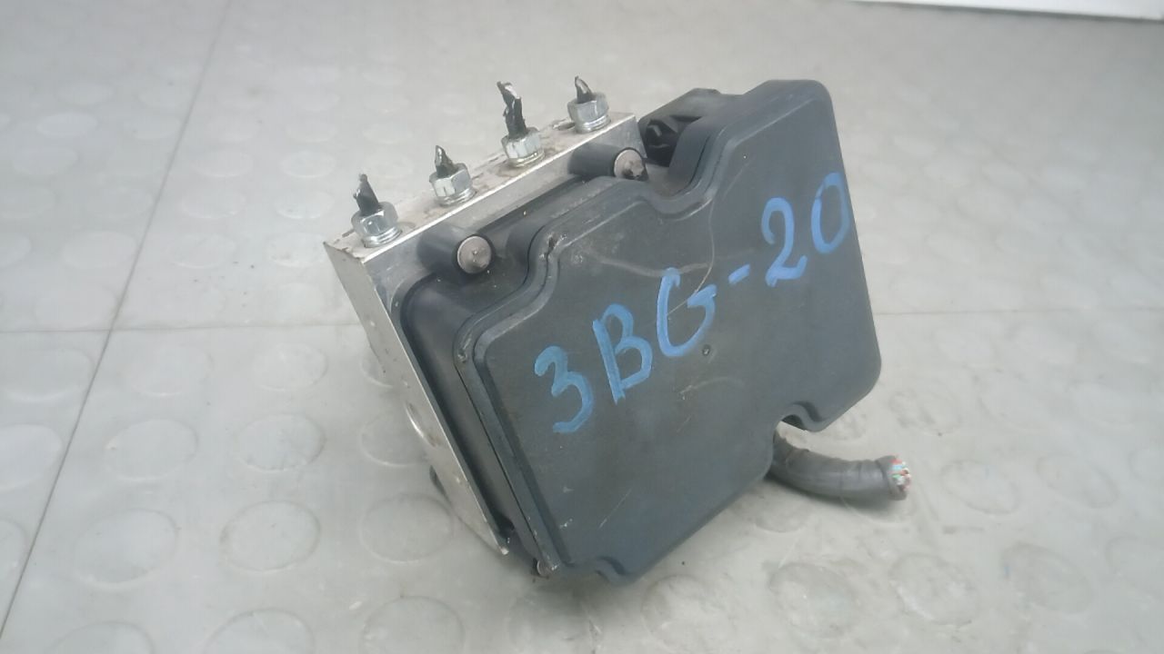 блок ABS Toyota C-HR 1 поколение AX10 2017, 1.2 л., бензин - фото №1