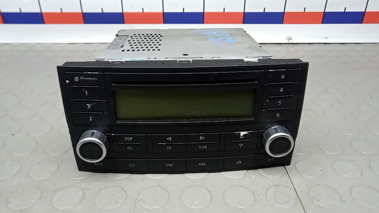 магнитола Volkswagen Touareg 1 поколение 2005, 2.5 л., дизель, внедорожник 5 дв. - фото №1