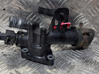 корпус термостата Renault Megane 2 поколение [рестайлинг] 2007, 1.5 л., K9K 724, дизель, 5МКПП, хетчбэк 5 дв.