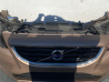 передняя часть (ноускат) Volvo V40 2 поколение 2013, 1.6 л., D 4162 T, дизель, 6МКПП, хетчбэк 5 дв. - фото №2