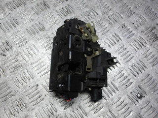 замок двери задней левой Volkswagen Passat B5 1999, 1.6 л., бензин, МКПП, седан, 3B4839015A