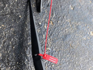 щеткодержатель (поводок стеклоочистителя, дворник) Chevrolet Equinox 3 поколение 2020, 1.5 л., бензин, АКПП, синий, внедорожник 5 дв., передний привод