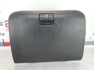 бардачок Hyundai Tucson 1 поколение 2006, 2.0 л., МКПП, внедорожник 5 дв., 845112E000