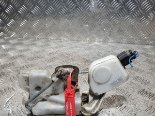 замок двери задней правой Mitsubishi Pajero 3 поколение [рестайлинг] 2005, 3.2 л., дизель, МКПП, внедорожник 5 дв.