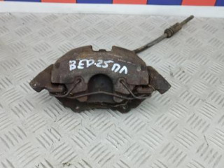 суппорт передний левый Ford Kuga 1 поколение 2009, 2.0 л., дизель, внедорожник 5 дв.