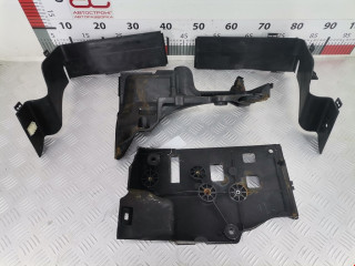 крепление аккумулятора Land Rover Discovery 3 поколение 2006, 2.7 л., АКПП, внедорожник 5 дв., LR018440