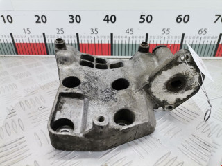 кронштейн компрессора кондиционера Opel Omega B [рестайлинг] 2001, 2.5 л., МКПП, универсал, 9266366