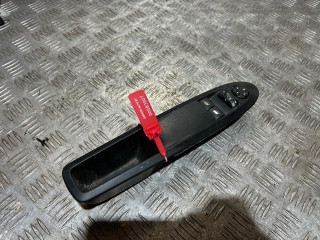 блок управления стеклоподъемниками Citroen DS4 1 поколение 2011, 1.6 л., бензин, 6МКПП, хетчбэк 5 дв., 96657053ZD