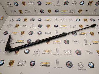 амортизатор крышки багажника (3-5 двери) Chevrolet TrailBlazer 3 поколение 2023, 1.3 л., бензин, 42726523