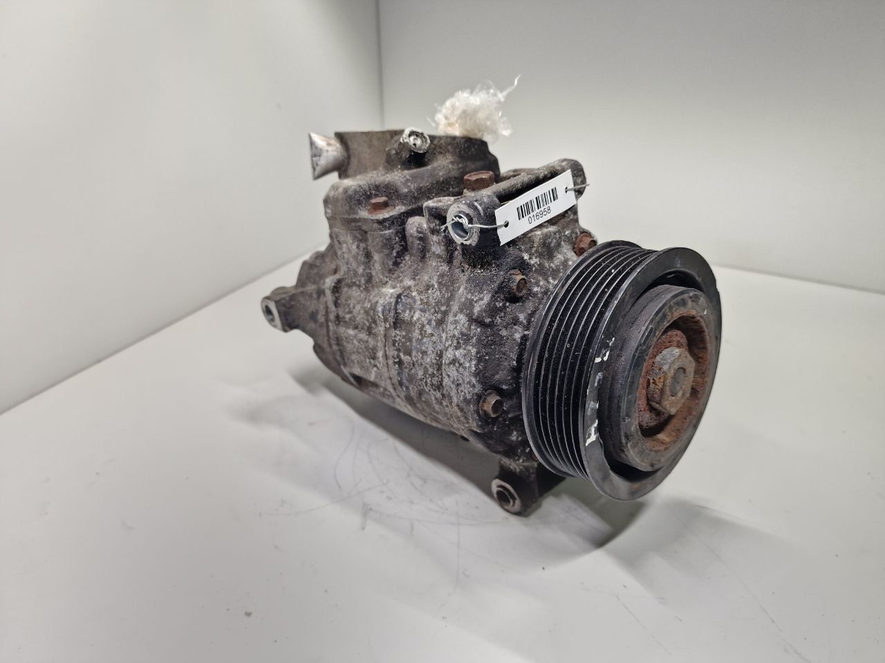 компрессор кондиционера Audi A4 B7 2009, 2.0 л., дизель, 6SEU14C, 8K0260805L - фото №1