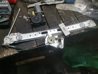 моторчик стеклоподъемника BMW 3 серия E46 2002, 2.0 л., МКПП, универсал, 67628381515