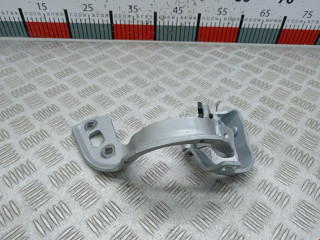 петля крышки багажника Audi A4 B8/8K 2008, 2.0 л., МКПП, универсал, 8K9827299