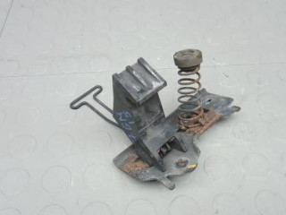 замок капота Volkswagen Passat B6 2008, 2.0 л., дизель, седан