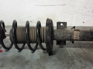 стойка передняя правая Volkswagen Polo 4 поколение 2001, 1.4 л., бензин, хетчбэк 5 дв.