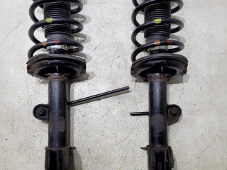 стойка передняя правая Kia Sorento 2 поколение 2010, 2.2 л., D4HB, дизель, 6МКПП, черный, внедорожник 5 дв.