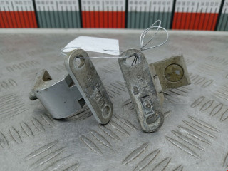 петля крышки багажника Volkswagen Golf 4 поколение 2004, 1.4 л., МКПП, универсал, 1J9827301