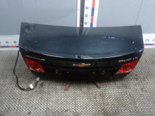 крышка багажника (дверь 3-5) Chevrolet Cruze 1 поколение 2010, 1.6 л., бензин, седан, 95950847