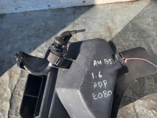 корпус воздушного фильтра Audi A4 B5 1995, 1.6 л., бензин, 5МКПП, седан