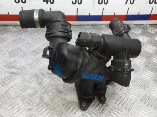 корпус термостата Land Rover Range Rover Evoque 1 поколение [рестайлинг] 2017, 2.0 л., дизель, внедорожник 5 дв.