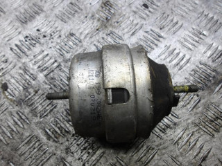 подушка крепления двигателя Volkswagen Passat B5 1998, 8D0199382AE