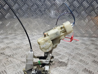 замок двери задней правой Toyota Yaris Verso 1 поколение XP20 2003, 1.4 л., дизель, МКПП, хетчбэк 5 дв.