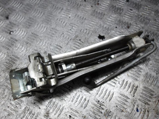 домкрат Audi A4 B5 1996, 8L0011031A