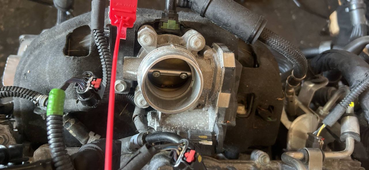 заслонка дроссельная Chevrolet Equinox 3 поколение 2019, 1.5 л., бензин, АКПП, внедорожник 5 дв. - фото №1