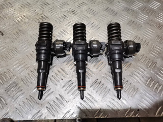 форсунка Volkswagen Golf 4 поколение 2004, 1.9 л., ASZ, дизель, 6МКПП, хетчбэк 5 дв., 038130073AL