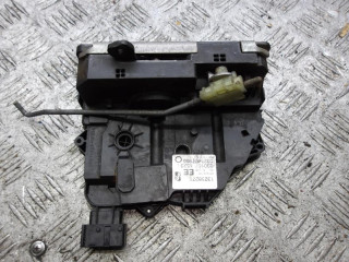 замок двери передней левой Opel Corsa D 2008, 1.4 л., бензин, МКПП, хетчбэк 5 дв., 13258271