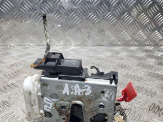 замок двери передней правой Audi A3 8L 1997, 1.6 л., бензин, МКПП, хетчбэк 5 дв., 8L2837016A