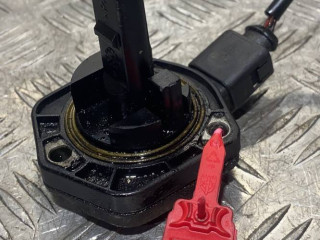 датчик уровня масла Audi A6 C5 [рестайлинг] 2004, 1.9 л., AWX, дизель, 5МКПП, седан