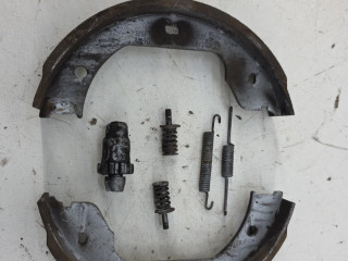 колодки стояночного тормоза BMW 5 GT F07 [рестайлинг] 2016, 2.0 л., бензин, 6782692