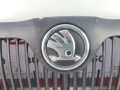 решетка радиатора Skoda Octavia 2 поколение (A5) 2007, 2.0 л., МКПП, хетчбэк 5 дв., 1Z0853668A - фото №2