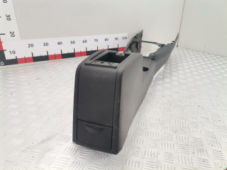 консоль салона Ford Mondeo 3 поколение 2001, 1.8 л., МКПП, универсал, 1131618