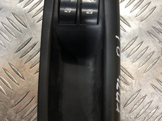 блок управления стеклоподъемниками Renault Clio 2 поколение [2-й рестайлинг] 2005, 1.2 л., хетчбэк 5 дв.