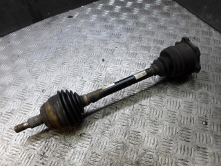 полуось передняя левая (приводной вал, ШРУС) Audi A3 8L 1998, 1.8 л., бензин, АКПП, хетчбэк 5 дв.