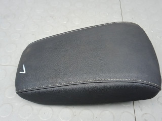 крышка подлокотника Opel Astra K 2019, 1.4 л., бензин