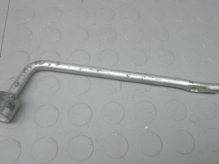 ключ колесный (балонный) Nissan X-Trail T32 2014, 1.6 л., дизель, внедорожник 5 дв.