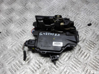 замок двери передней правой Volkswagen Golf 4 поколение 2002, 1.6 л., бензин, МКПП, хетчбэк 5 дв.