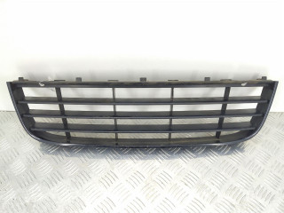 заглушка (решетка) в бампер Volkswagen Golf 4 поколение 2005, 1K0853677C