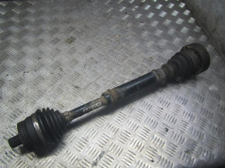 полуось передняя правая (приводной вал, ШРУС) Volkswagen Passat B5 1999, 2.0 л., бензин, 8D0407272AQ