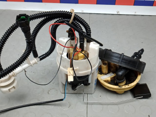 насос топливный Land Rover Discovery 3 поколение 2006, 2.7 л., дизель, внедорожник 5 дв.