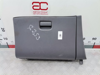 бардачок Nissan Almera Tino V10 [рестайлинг] 2004, 1.8 л., МКПП, минивэн, 68108BU700