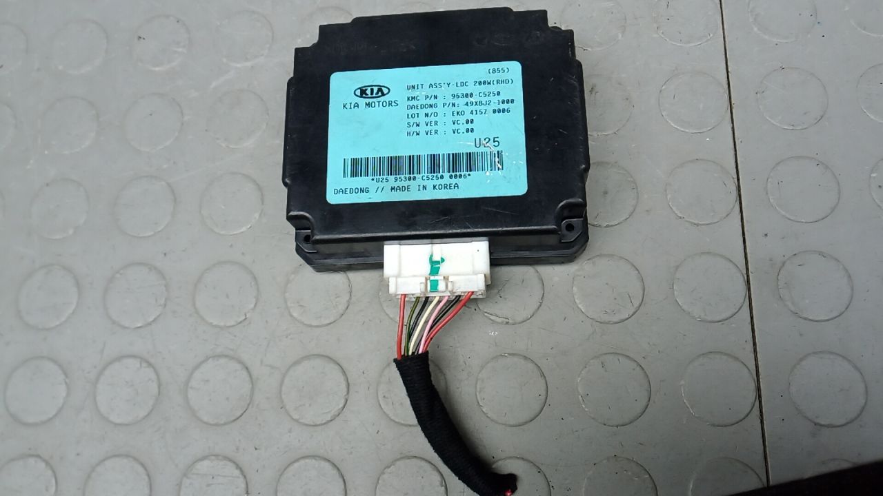 блок комфорта Kia Sorento 3 поколение 2015, 2.2 л., дизель, 95300C5250 - фото №1