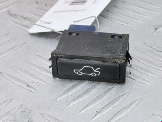 ручка крышки багажника Land Rover Range Rover 3 поколение [рестайлинг] 2009, 3.6 л., АКПП, внедорожник 5 дв., CXB000122LPO